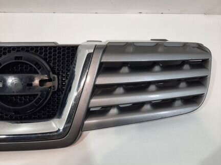Решетка радиатора передняя Nissan Qashqai J10