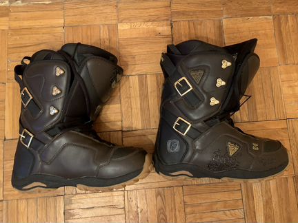 Комплект сноубода с креплениями и ботинками