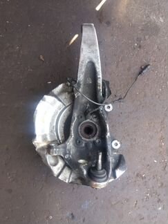 Передний поворотный кулак F01 BMW 31216777749