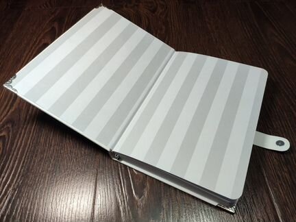 Белый блокнот с серебряной фурнитурой: А5, 96, 5мм