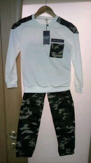 Костюм для мальчика (рост 140-146 см) новый