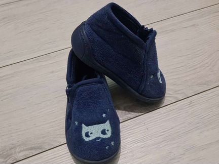 Слипоны, тапочки