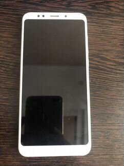 Телефон Xiaomi Redmi 5 plus