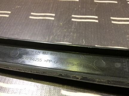 Молдинг лобового стекла левый Опель Астра J