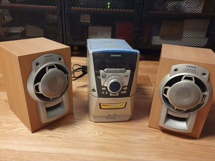 Музыкальный центр