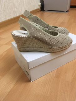 Продаю босоножки размер 36 новые (пр-во Испания)