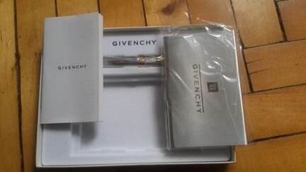 Ручка и визитница Givenchy
