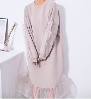 Плюсайз Теплое платье-пироженое с кружевом