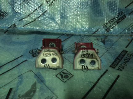 Петля передняя левая Citroen C4 1 Ситроен Ц4 2009