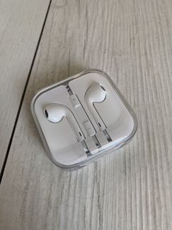 Наушники Apple