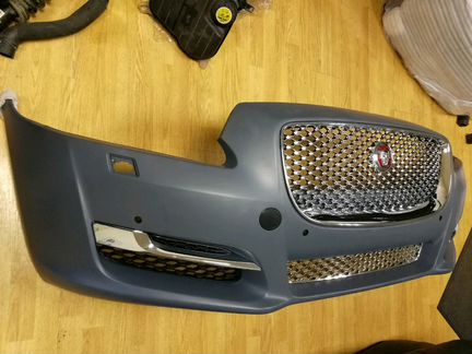 Jaguar XJ Бампер передний в сборе рестайлинг