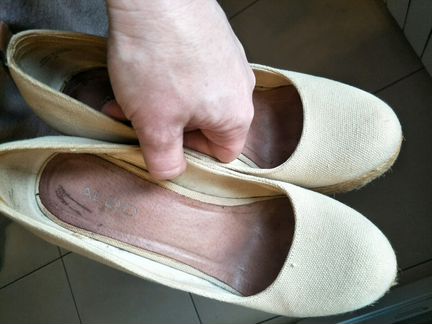 Туфли женские на танкетке