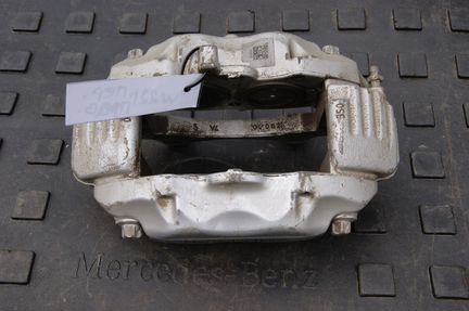 Суппорт тормозной передний Mercedes S221 CL216
