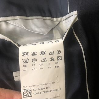 Костюм мужской. Фирма Hugo Boss. Размер 48. Цвет т