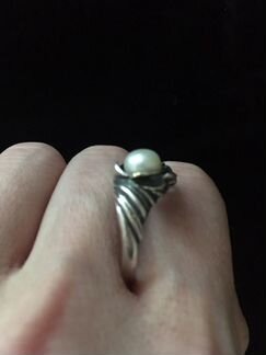 Серебряное кольцо с жемчугом