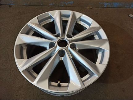 Nissan Qashqai диск R17 Оригинал один