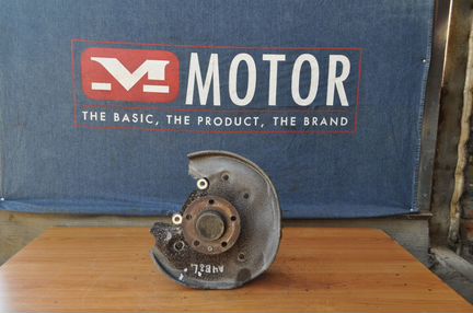 Кулак ступица задний левый Ауди А4 Б8 А5