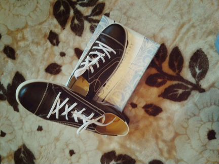 Кожаные кеды