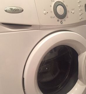Стиральная машина whirlpool в рабочем состоянии