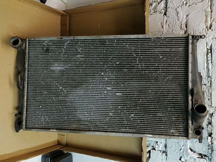 Радиатор bmw 7558591