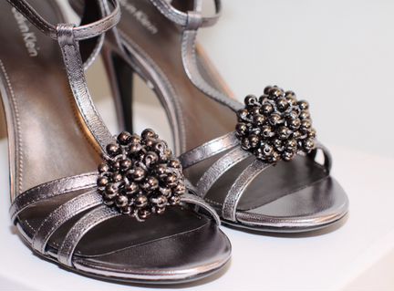 Серебристые босоножки Calvin Klein