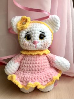 Игрушка мягкая вязаная Киска в подарок ребёнку