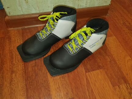 Лыжные ботинки р 32