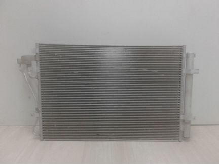 Радиатор кондиционера Hyundai Creta (16) oem 97606