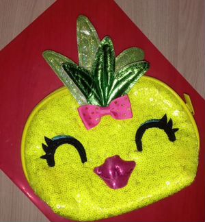 Забавная косметичка для девочки, крем в подарок