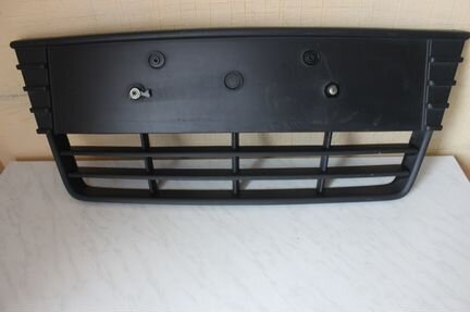 Центральная решётка в бампера Ford focus 3