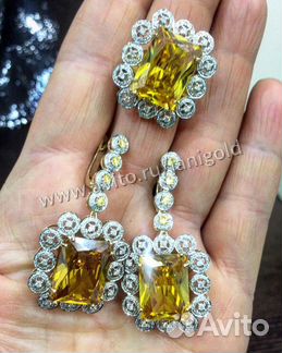 Золотой комплект с бриллиантами