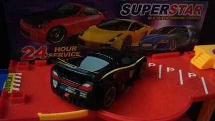 Машинка инерционная 