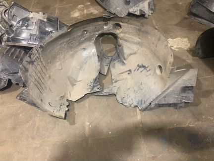 Подкрылок передний левый Mercedes-Benz C-Class