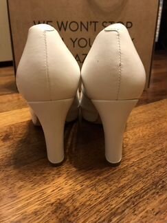 Туфли кожаные белые Unisa размер 39,5 новые