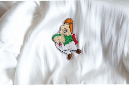 Брошь из бисера 