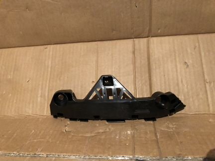 Крепление переднего бампера R, Mazda 3, BL