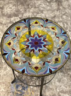 Стол ручной работы в технике витраж