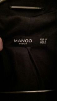 Пиджак темно синего цвета mango