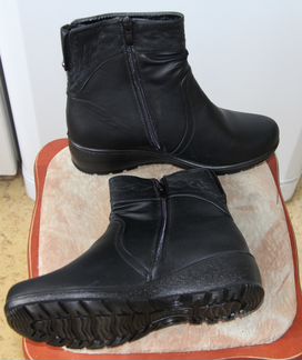 Сапожки демисезонные новые