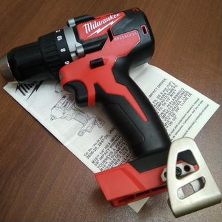Дрель - шуруповерт Milwaukee 2801-20