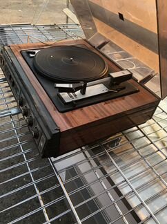 Проигрыватель винила радиола СССР ретро