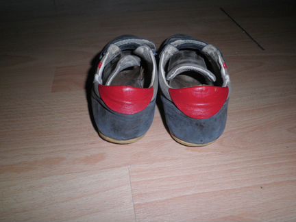 Продаю кроссовки для мальчика