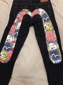 Джинсы Evisu