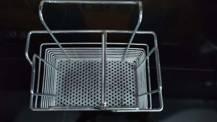 Полка для кухонных принадлежностей