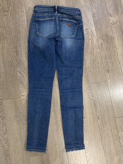 Джинсы guess
