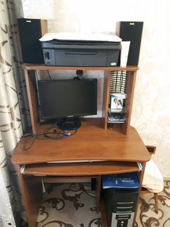 Компьютер,со столом и принтером