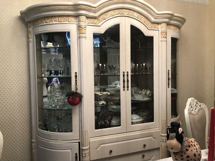 Буфеты и серванты