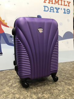 Чемодан фиолетовый