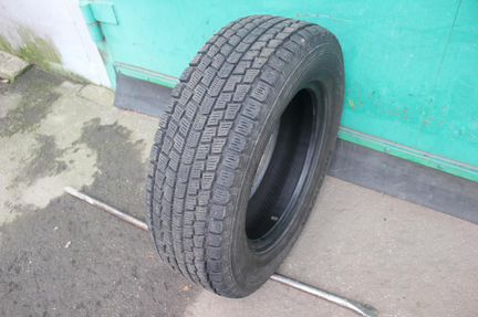 Шина бу 215-70-16 Hankook Winter I*cept RW08