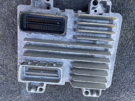 Эбу двигателем Кадиллак Эскалейт 3